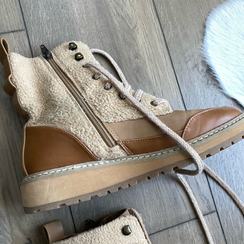 Target Multi Color/Fabric Hiking Fashion Boots | Size 8.5 - Picture 5 of 6